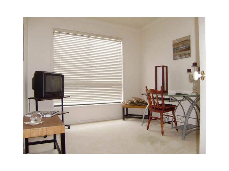 8 Josh Court, Ashmore QLD 4214