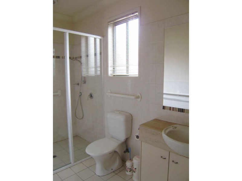 8 Josh Court, Ashmore QLD 4214