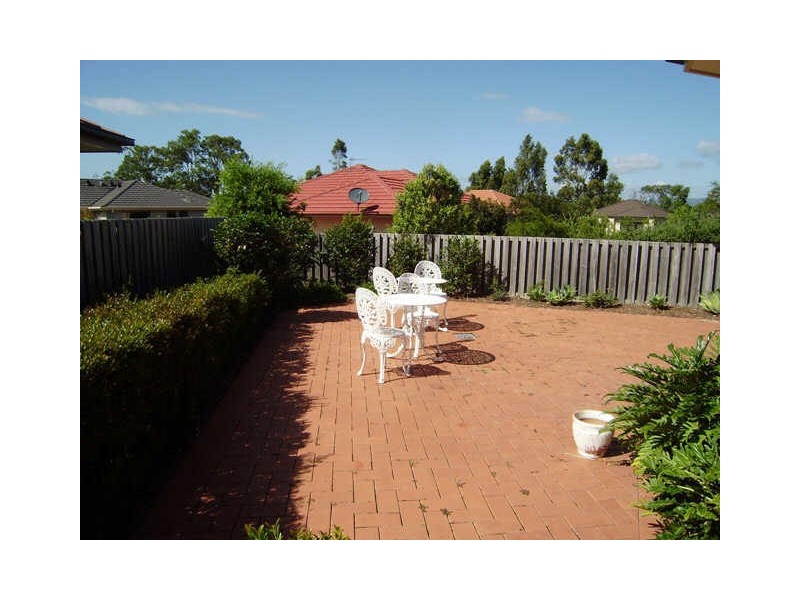 8 Josh Court, Ashmore QLD 4214