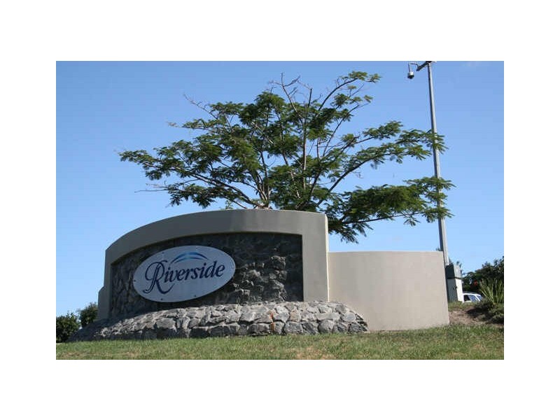 8 Josh Court, Ashmore QLD 4214