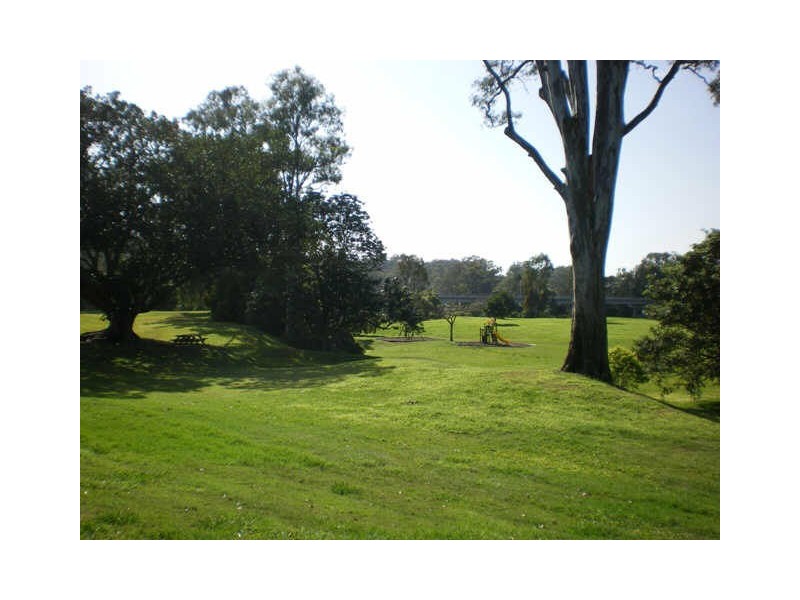 8 Josh Court, Ashmore QLD 4214