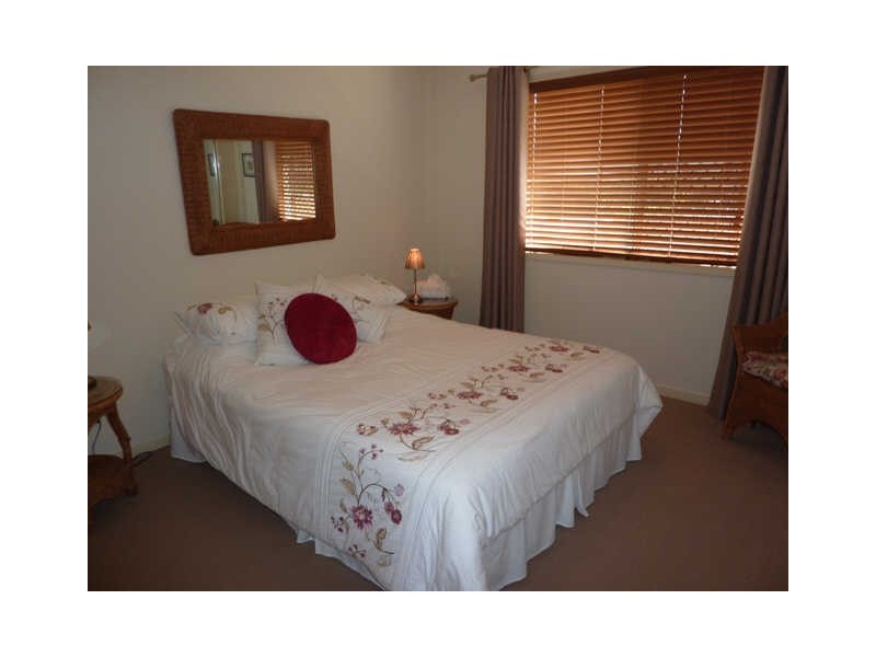 4 Honey Eater Court, Gilston QLD 4211