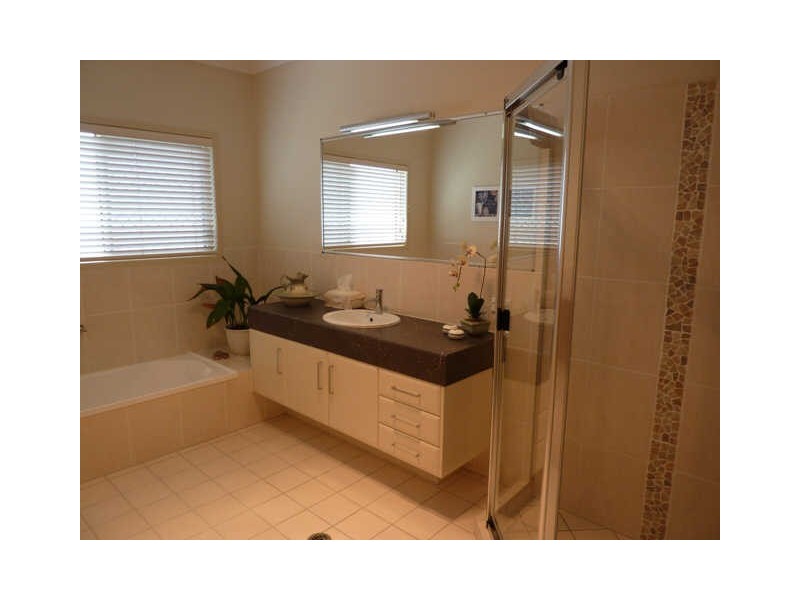 4 Honey Eater Court, Gilston QLD 4211