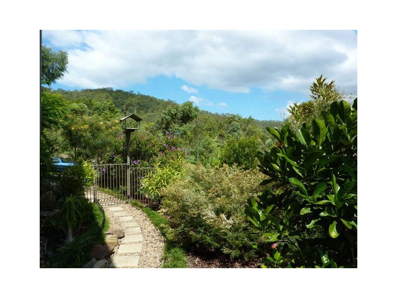 4 Honey Eater Court, Gilston QLD 4211