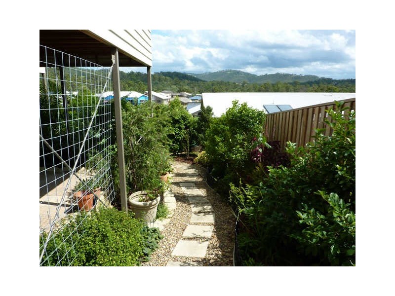 4 Honey Eater Court, Gilston QLD 4211