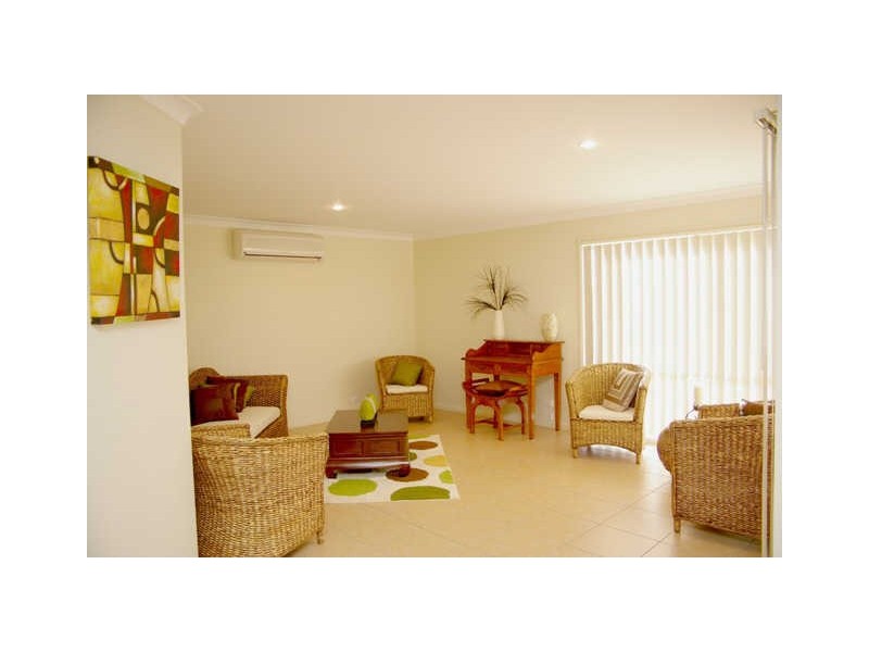 23 Beaumont Crescent, Pacific Pines QLD 4211