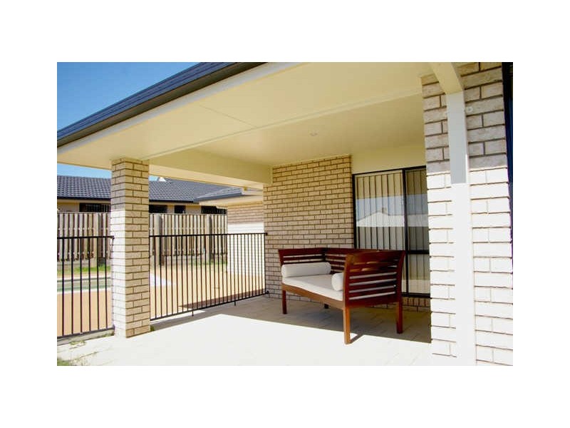 23 Beaumont Crescent, Pacific Pines QLD 4211