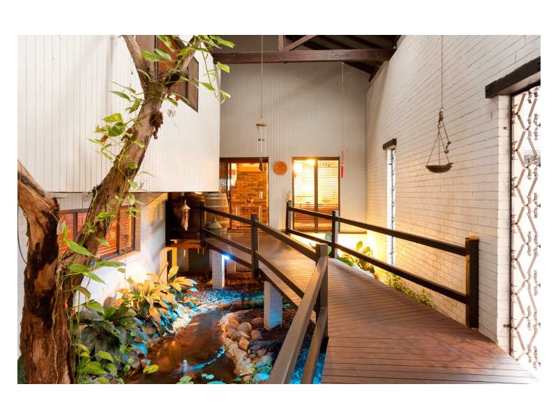 132 Alison Road, Carrara QLD 4211