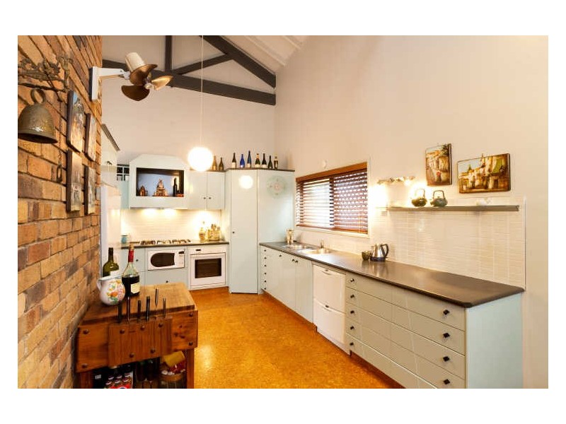 132 Alison Road, Carrara QLD 4211