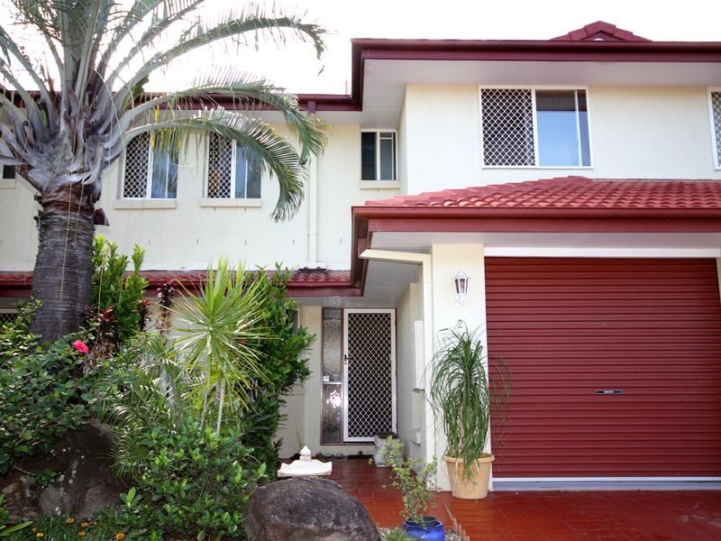 2/102 Alexander Drive, Highland Park QLD 4211