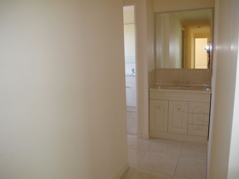 5 Lochinvar Court, Highland Park QLD 4211