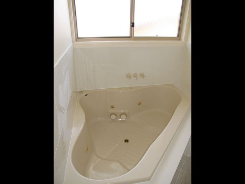 5 Lochinvar Court, Highland Park QLD 4211