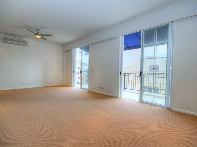 2043 The Boulevard Emerald Lakes, Carrara QLD 4211