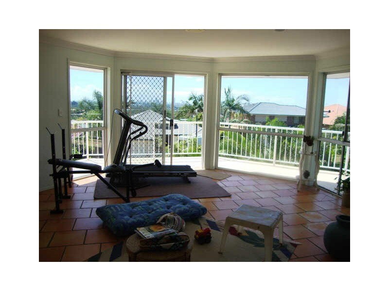 1 Parklane Place, Highland Park QLD 4211