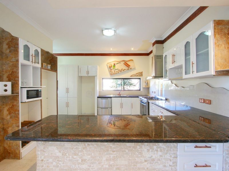 28 Ballah Crescent, Highland Park QLD 4211