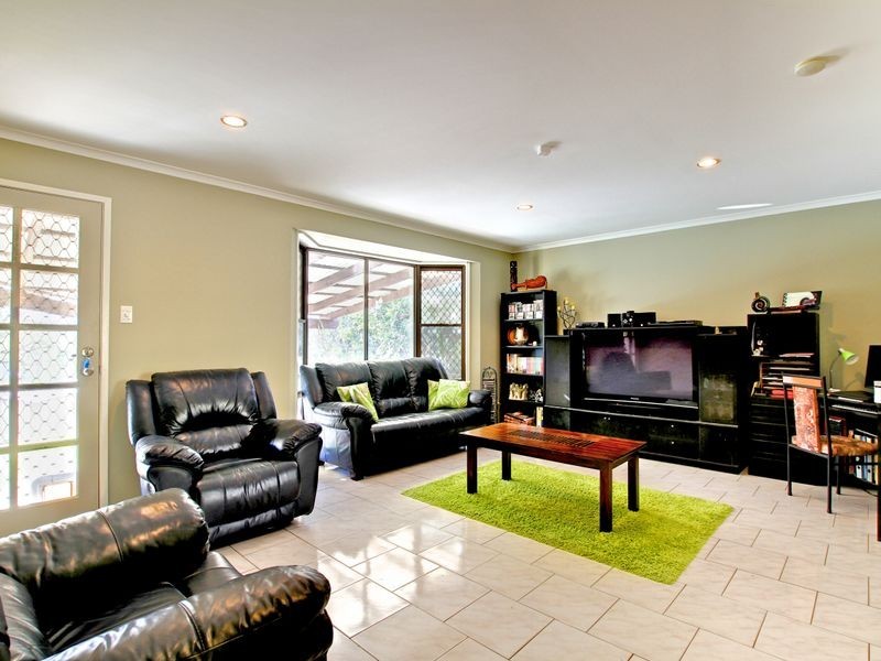 20 Lytham Court, Highland Park QLD 4211