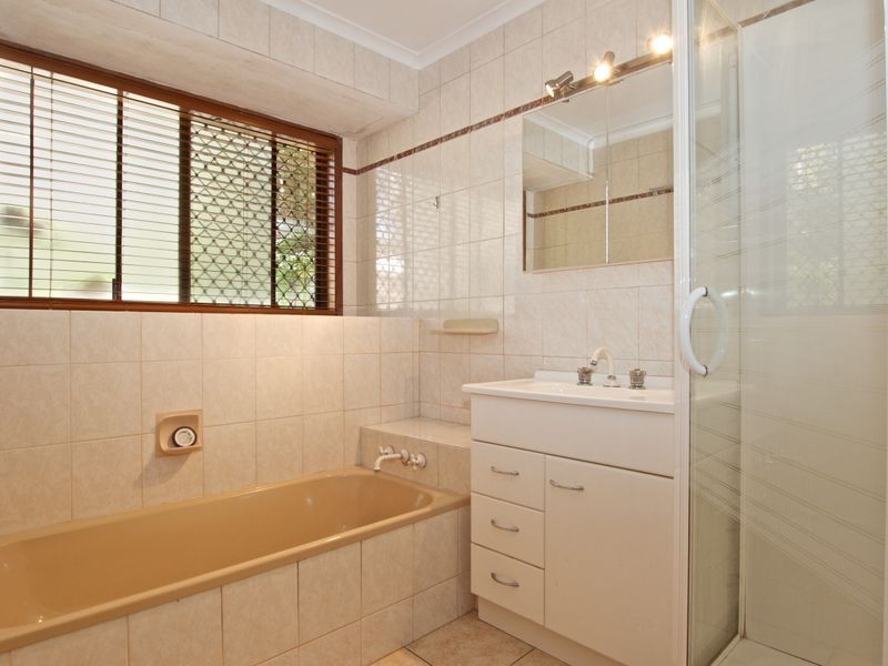 20 Lytham Court, Highland Park QLD 4211