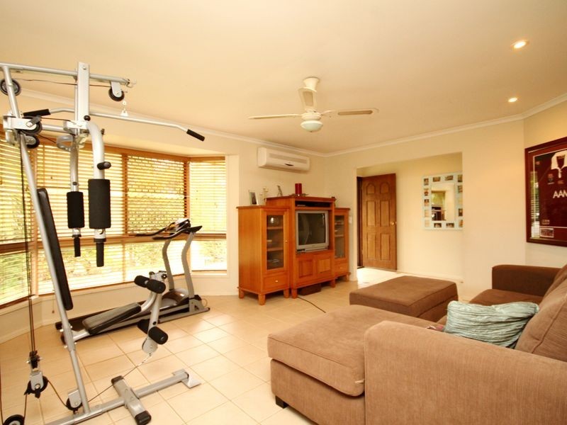 41 Renfrew Drive, Highland Park QLD 4211