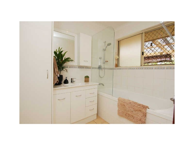 1/20 Orkney Place, Labrador QLD 4215