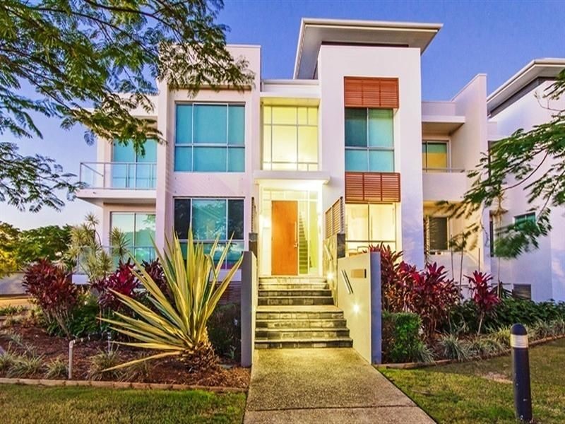 7/742 Peninsula Drive, Robina QLD 4226