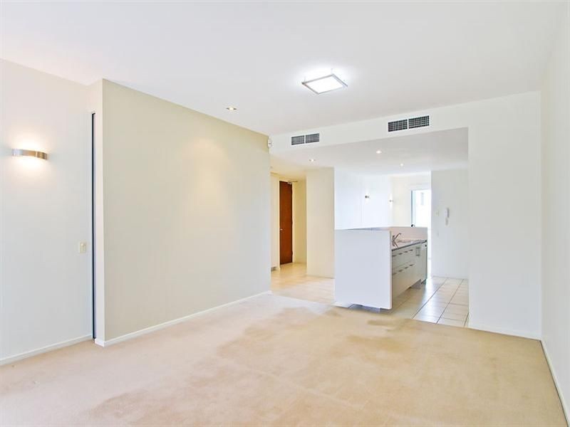 7/742 Peninsula Drive, Robina QLD 4226