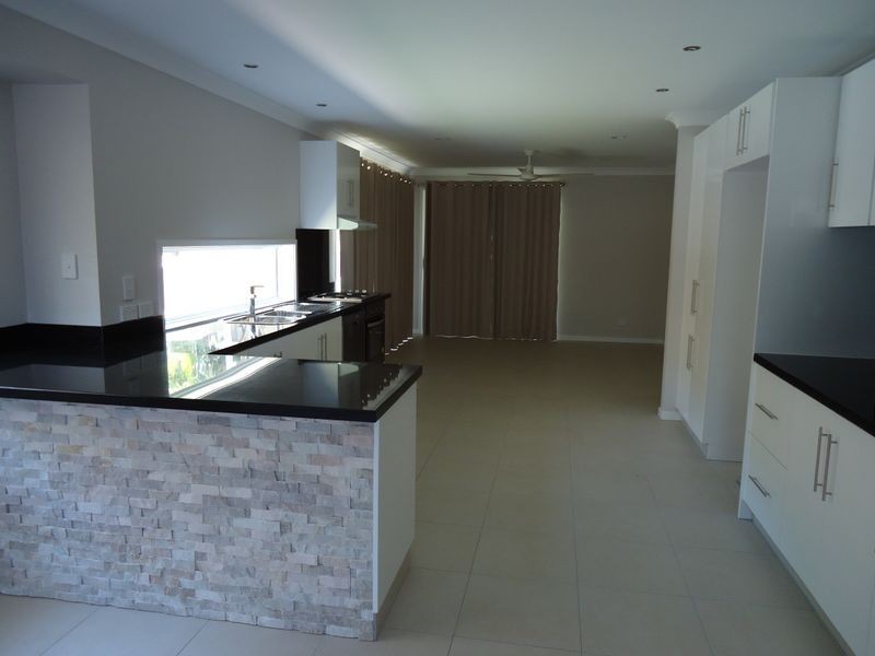 54 Alison Road, Carrara QLD 4211