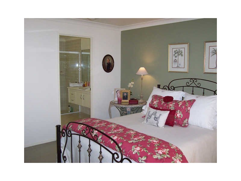 6 Narrabri Court, Gaven QLD 4211