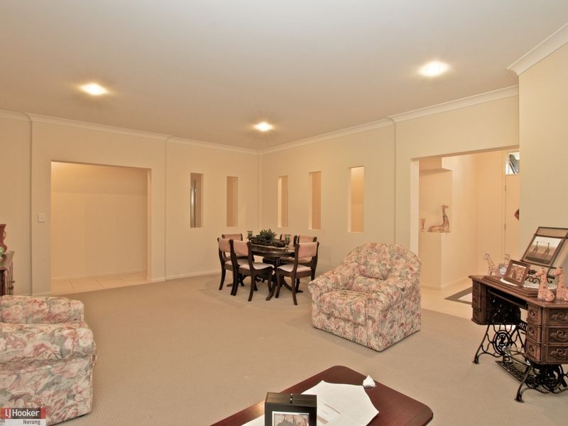 16 Osmond Court, Pacific Pines QLD 4211