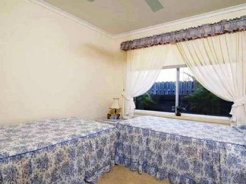 15 Lismore Drive, Helensvale QLD 4212