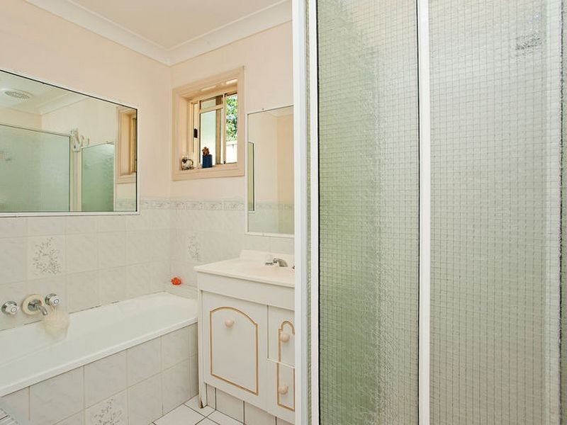 17 Trafalgar Street, Highland Park QLD 4211