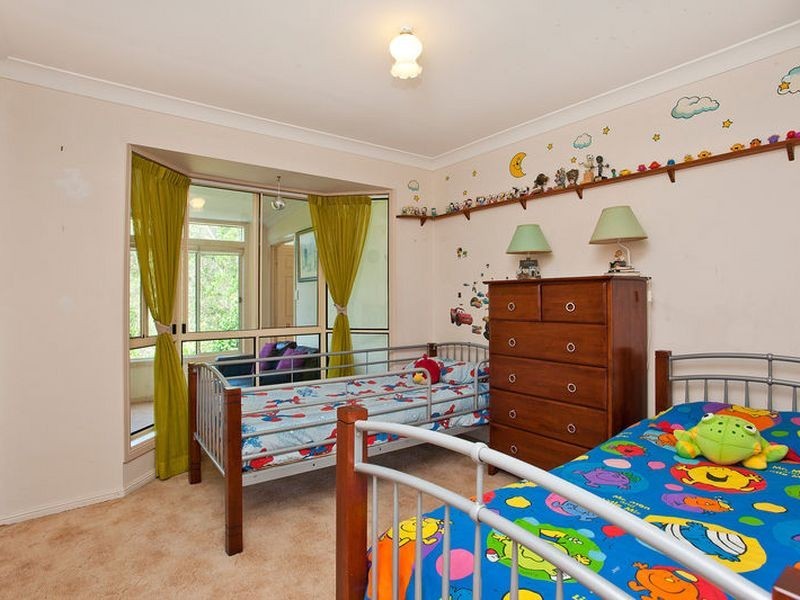 17 Trafalgar Street, Highland Park QLD 4211