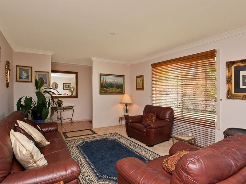 17 Trafalgar Street, Highland Park QLD 4211