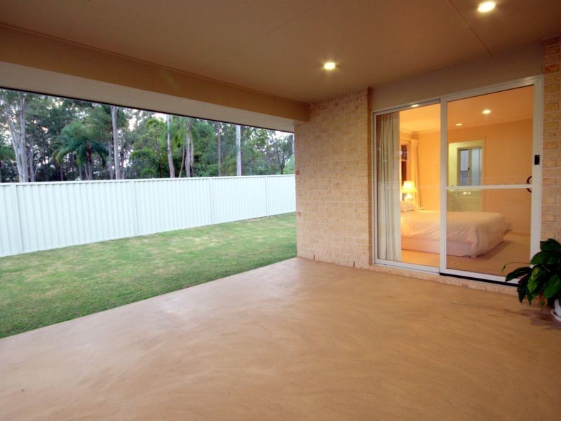 2 Debbie Way, Nerang QLD 4211