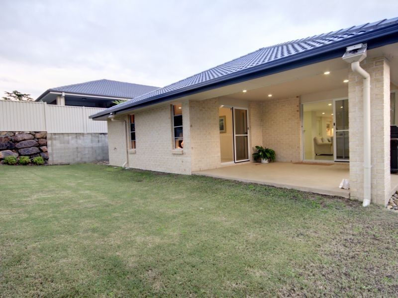 2 Debbie Way, Nerang QLD 4211