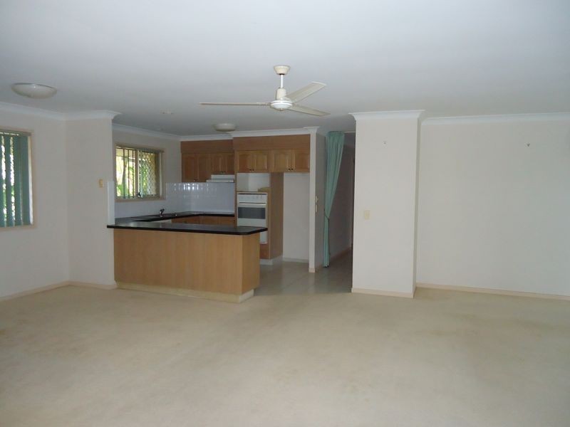 9 Piccadilly Place, Highland Park QLD 4211