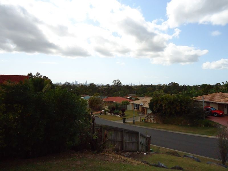 9 Piccadilly Place, Highland Park QLD 4211