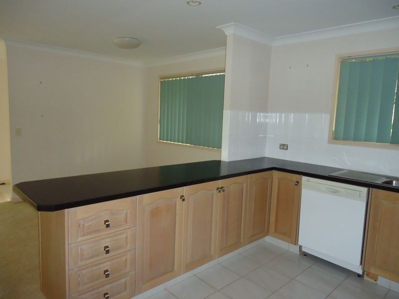 9 Piccadilly Place, Highland Park QLD 4211