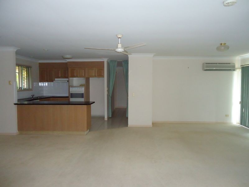 9 Piccadilly Place, Highland Park QLD 4211