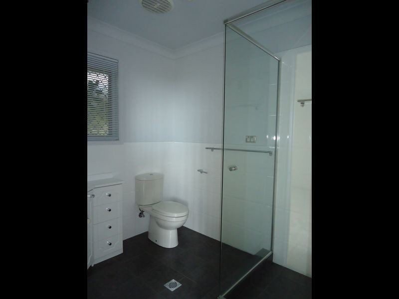 9 Piccadilly Place, Highland Park QLD 4211