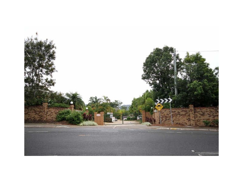 1/2 Weedons Road, Nerang QLD 4211
