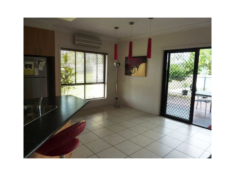 82 Kincaid Drive, Highland Park QLD 4211