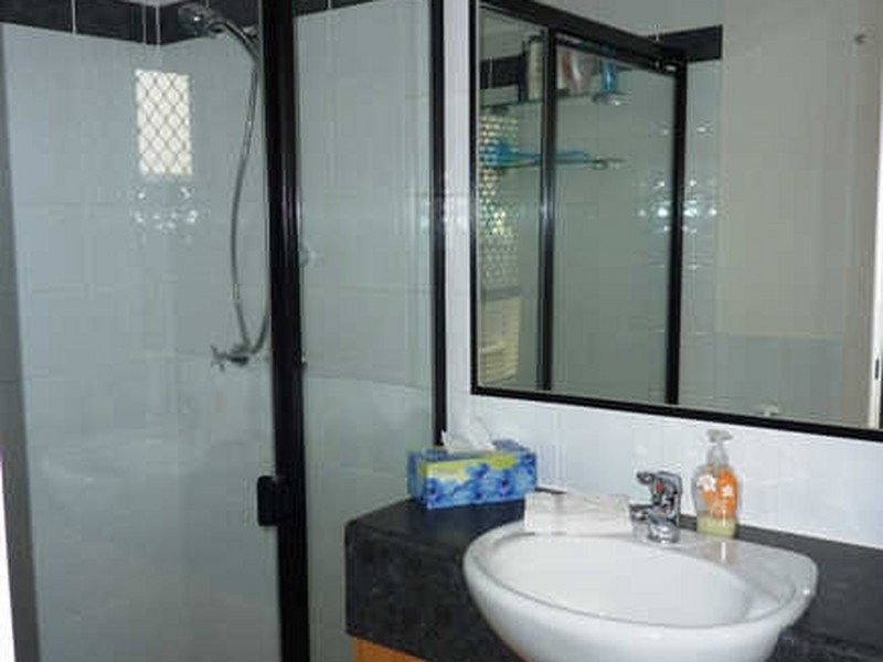 82 Kincaid Drive, Highland Park QLD 4211