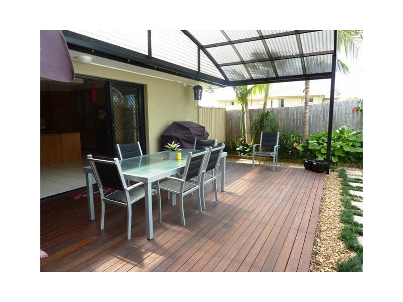 82 Kincaid Drive, Highland Park QLD 4211