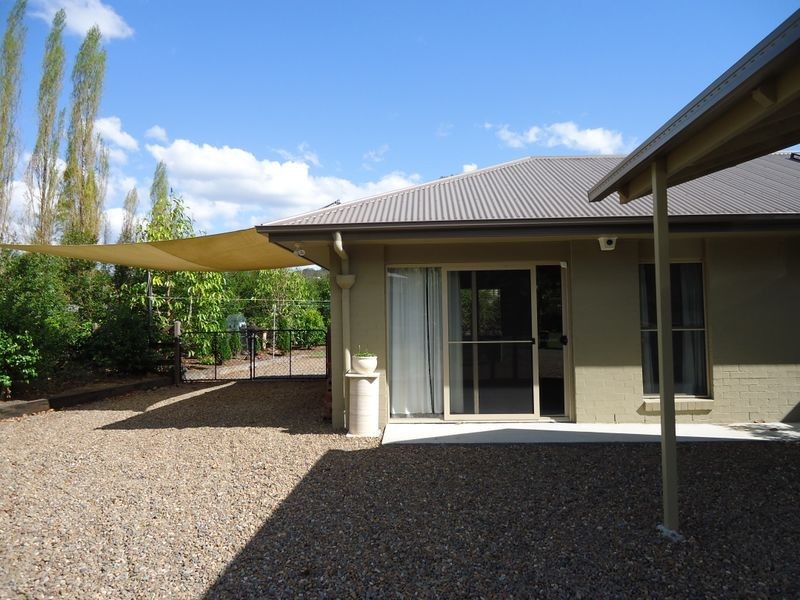 5 Mountain View Crest, Mount Nathan QLD 4211
