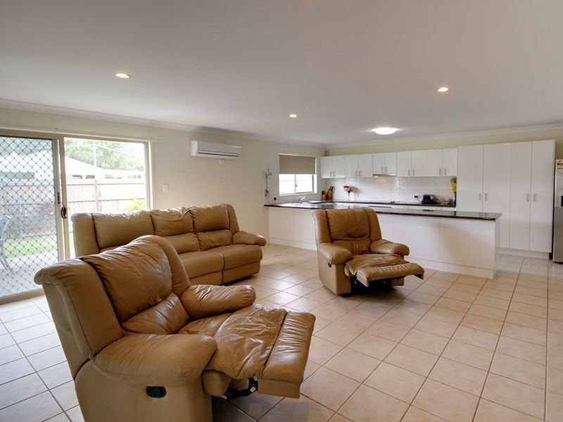 9 Debbie Way, Nerang QLD 4211