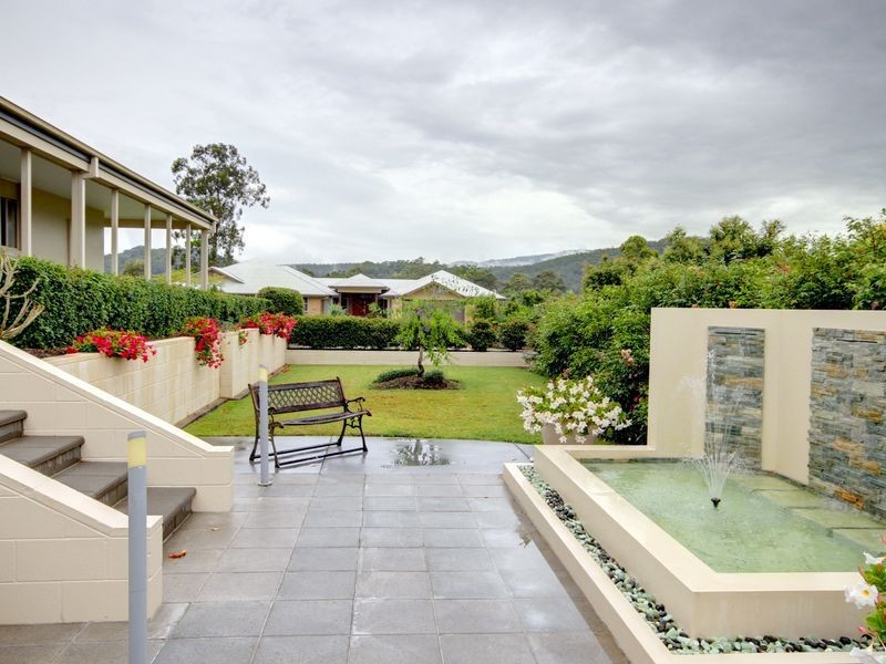 10 Pasture Place, Mount Nathan QLD 4211