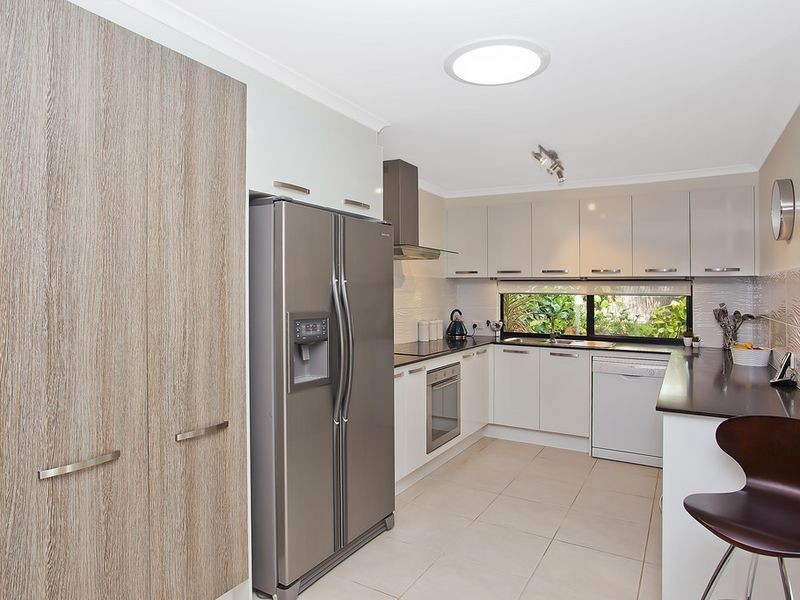 9 Baltimore Court, Carrara QLD 4211