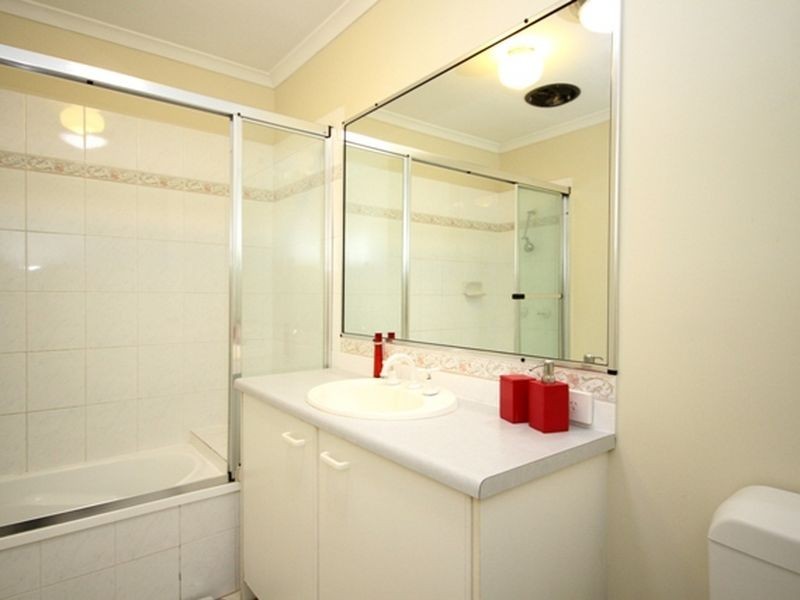 17/1A Alison Road, Carrara QLD 4211