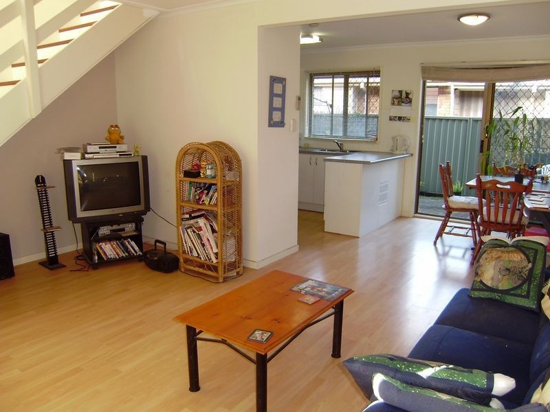2/6 Parkridge Drive, Molendinar QLD 4214