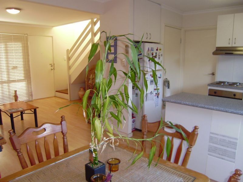 2/6 Parkridge Drive, Molendinar QLD 4214